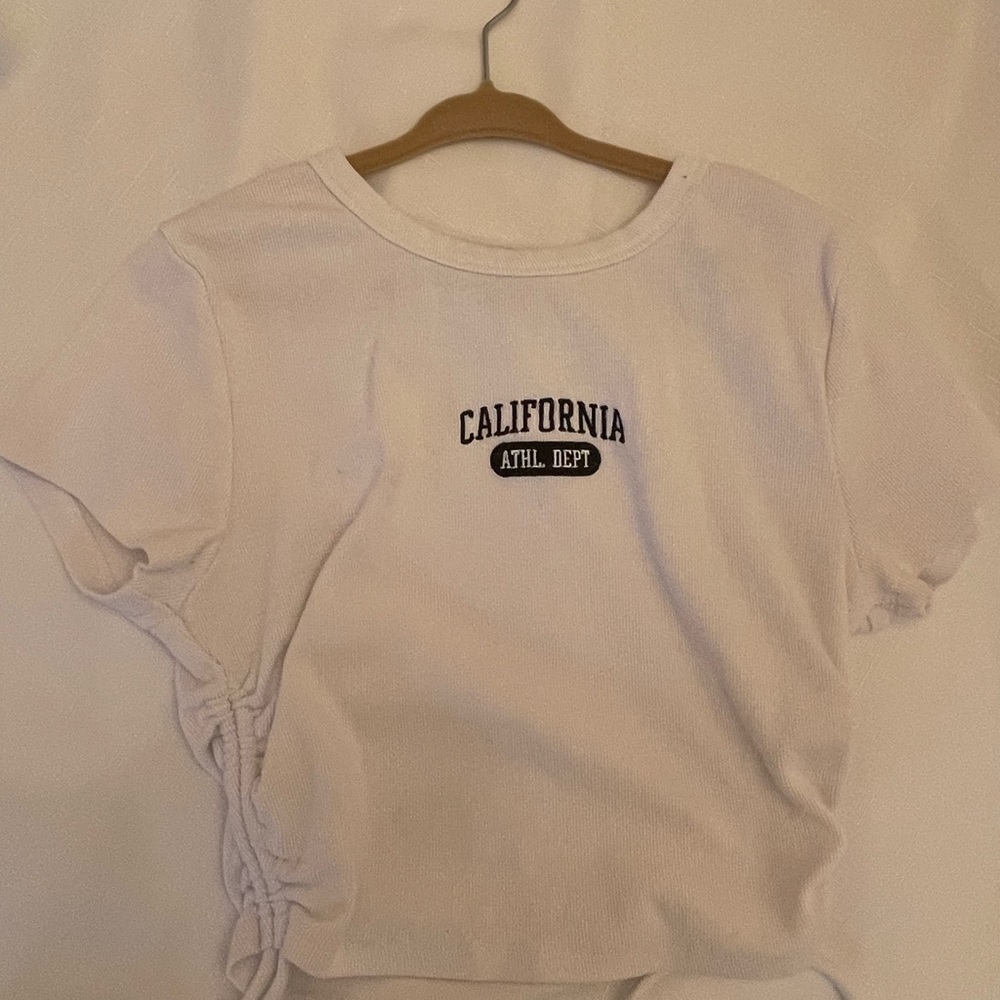 White forever 21 cropped cinched on the side top